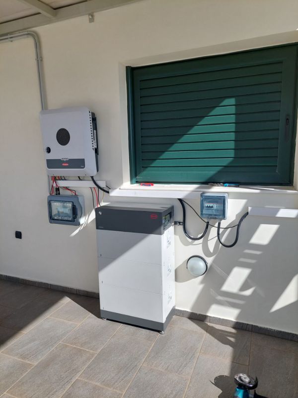 Lithium energy storage battery