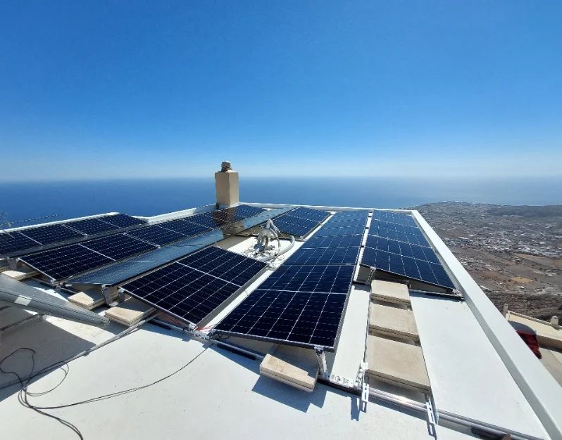 Φωτοβολταϊκό σύστημα Zero Feed-In 20 kWp σε ξενοδοχείο στη Σαντορίνη